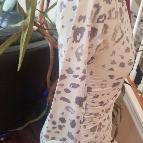 New Animal print ruched top - Picture 8 of 8